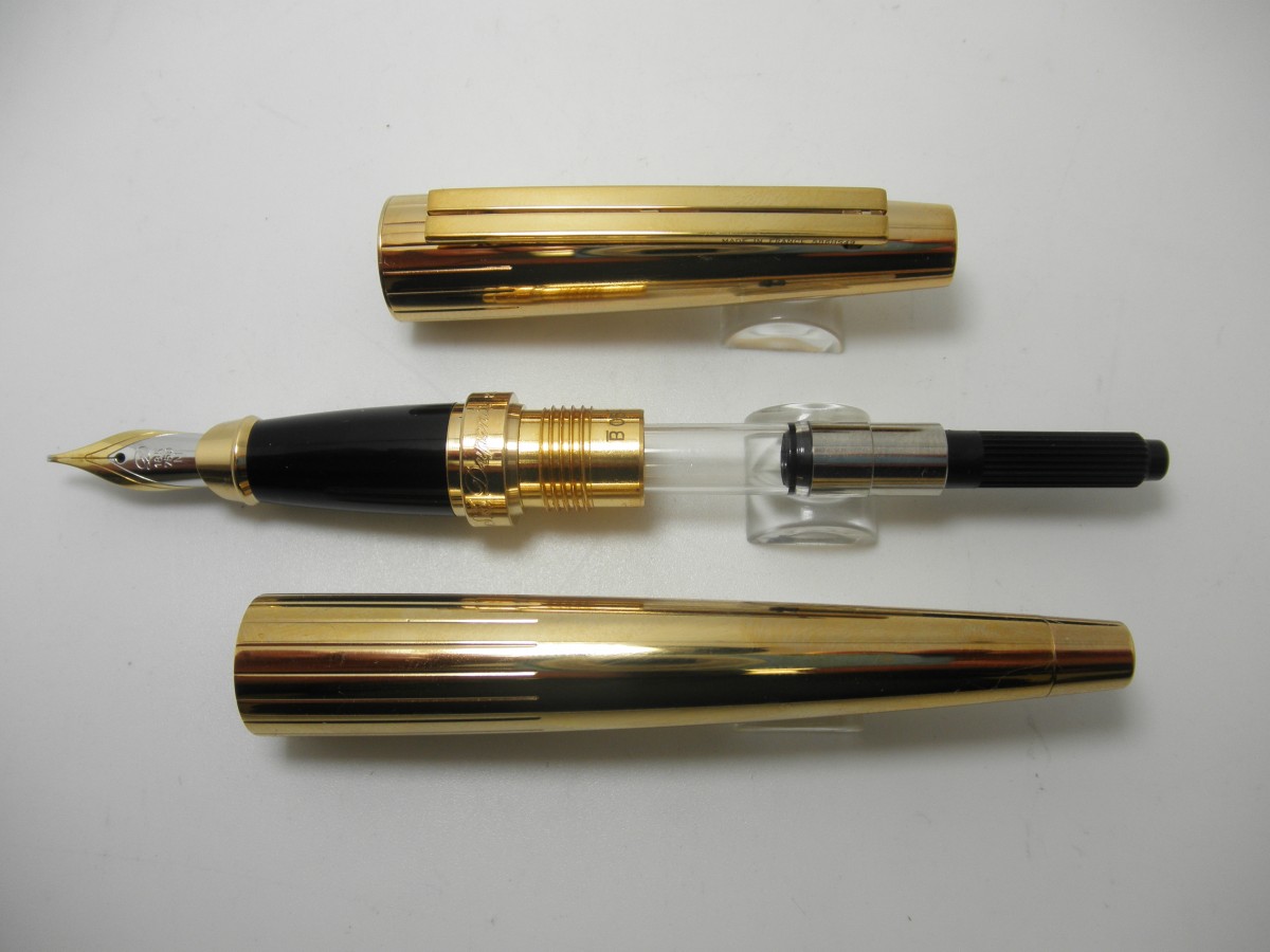 S.T. Dupont Gold Fountain Pen Available For Immediate Sale At Sotheby's