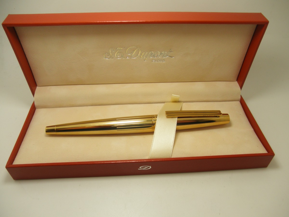 S.T. Dupont Gold Fountain Pen Available For Immediate Sale At Sotheby's